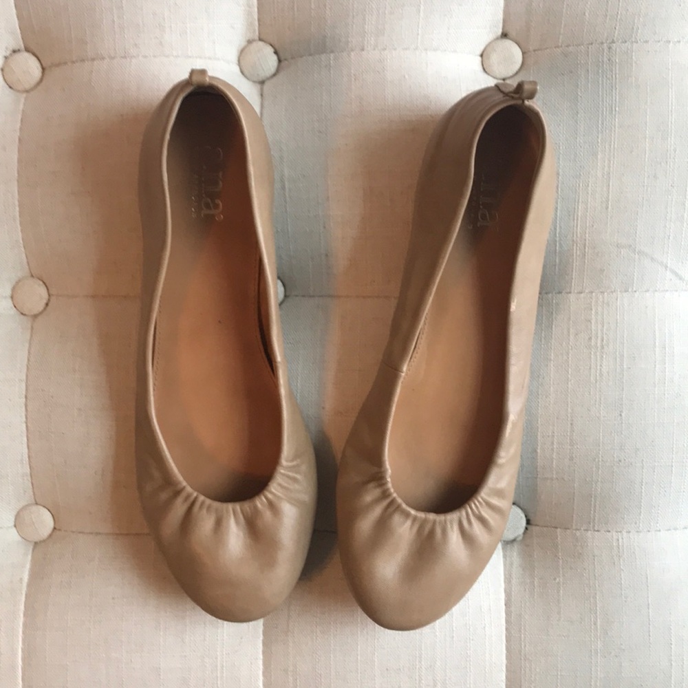 ANA Tan flats size 8 1/2